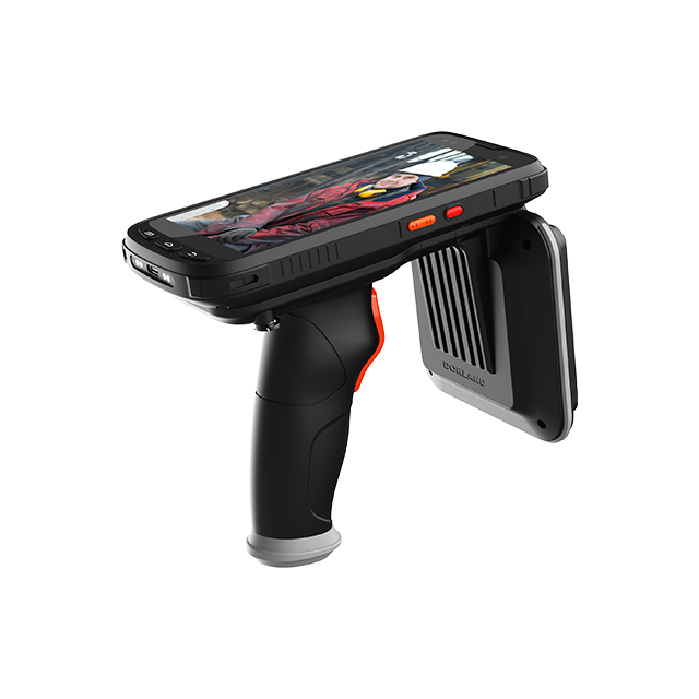Ispezione di parchi serbatoi con PDA, fotocamere e dispositivi mobili a sicurezza intrinseca